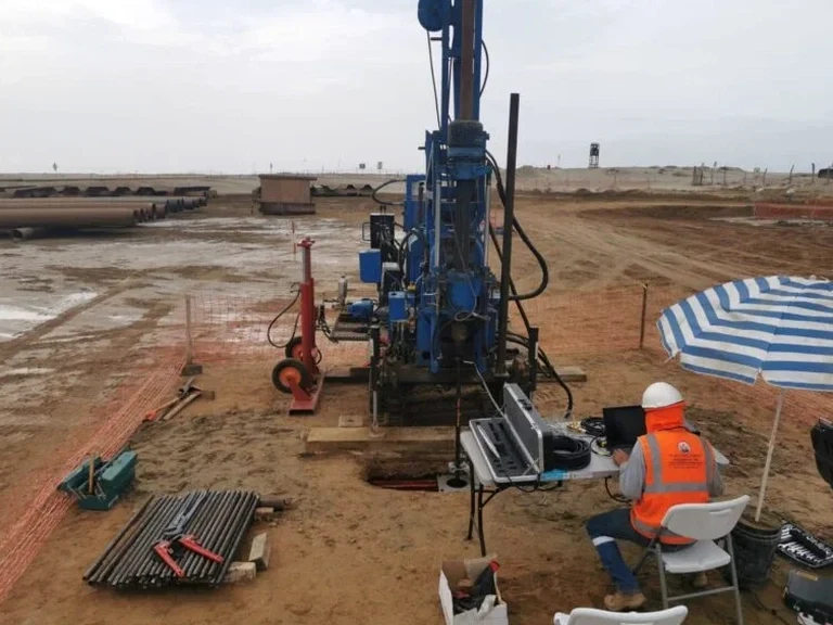 Essai CPT (Cone Penetration Test) à Tours : analyse statique des sols en Val de Loire